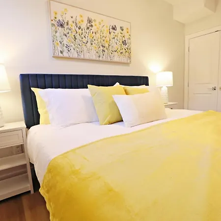 Central Suite King Beds,Long Stays,Disney+ Edmonton Exterior photo